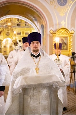 Ночное пасхальное богослужение в Свято-Троицком кафедральном соборе Саратова
