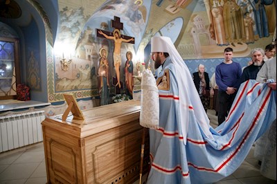 Великая вечерня в соединении с Литургией святителя Василия Великого и чин Великого освящения воды в Успенском храме Свято-Троицкого кафедрального собора г. Саратова