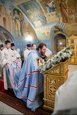 Великая вечерня в соединении с Литургией святителя Василия Великого и чин Великого освящения воды в Успенском храме Свято-Троицкого кафедрального собора г. Саратова
