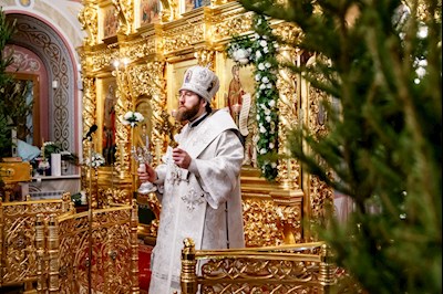 Ночная Божественная литургия в Свято-Троицком кафедральном соборе г. Саратова