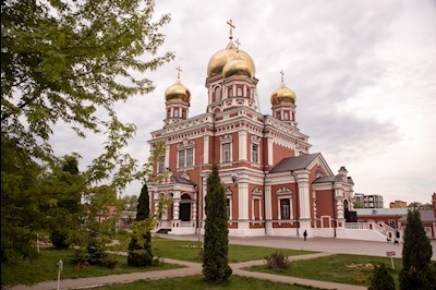 Архиереи Саратовской митрополии соборно совершили Литургию