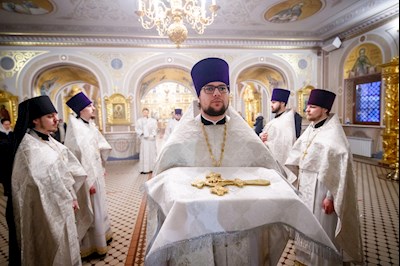 Великая вечерня в соединении с Литургией святителя Василия Великого в Свято-Троицком кафедральном соборе г. Саратова