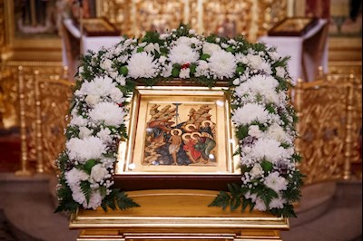 Великая вечерня в соединении с Литургией святителя Василия Великого в Свято-Троицком кафедральном соборе г. Саратова