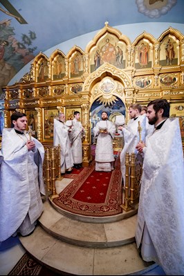 Великая вечерня в соединении с Литургией святителя Василия Великого и чин Великого освящения воды в Успенском храме Свято-Троицкого кафедрального собора г. Саратова
