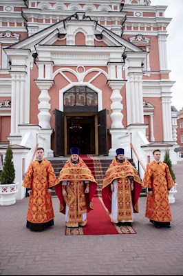 Архиереи Саратовской митрополии соборно совершили Литургию