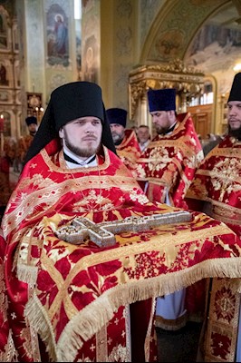 Архиереи Саратовской митрополии соборно совершили Литургию