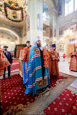 Архиереи Саратовской митрополии соборно совершили Литургию