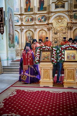 Митрополит Игнатий совершил всенощное бдение в Покровском храме Саратова