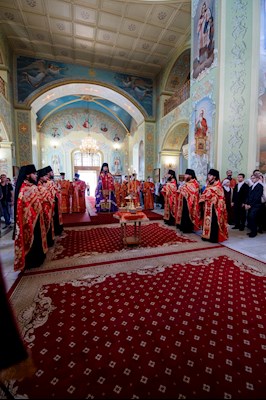 Митрополит Игнатий совершил всенощное бдение в Покровском храме Саратова