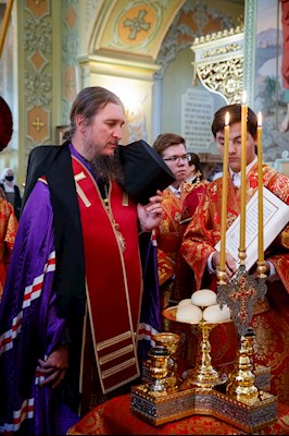 Митрополит Игнатий совершил всенощное бдение в Покровском храме Саратова