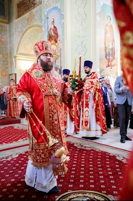 Архиереи Саратовской митрополии соборно совершили Литургию