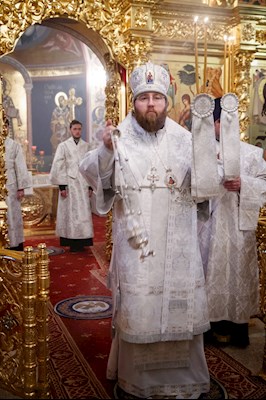 Великая вечерня в соединении с Литургией святителя Василия Великого в Свято-Троицком кафедральном соборе г. Саратова