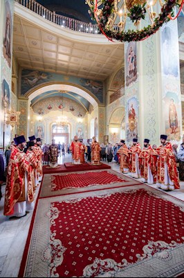 Архиереи Саратовской митрополии соборно совершили Литургию