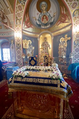 Всенощное бдение с чином погребения Божией Матери в Свято-Троицком кафедральном соборе г. Саратова