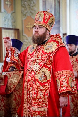 Архиереи Саратовской митрополии соборно совершили Литургию