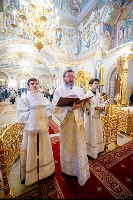 Великая вечерня в соединении с Литургией святителя Василия Великого в Свято-Троицком кафедральном соборе г. Саратова