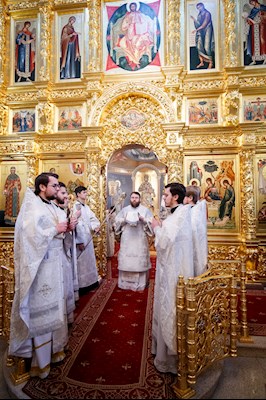 Великая вечерня в соединении с Литургией святителя Василия Великого в Свято-Троицком кафедральном соборе г. Саратова