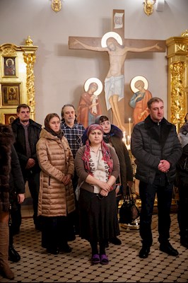 Митрополит Лонгин совершил ночное рождественское богослужение