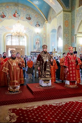Митрополит Игнатий совершил всенощное бдение в Покровском храме Саратова