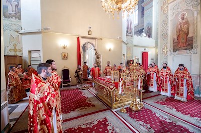 Архиереи Саратовской митрополии соборно совершили Литургию