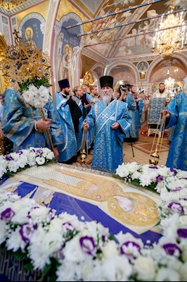 Всенощное бдение с чином погребения Божией Матери в Свято-Троицком кафедральном соборе г. Саратова