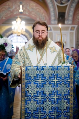 Всенощное бдение с чином погребения Божией Матери в Свято-Троицком кафедральном соборе г. Саратова