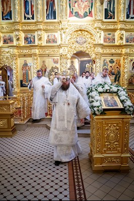 Великая вечерня в соединении с Литургией святителя Василия Великого в Свято-Троицком кафедральном соборе г. Саратова