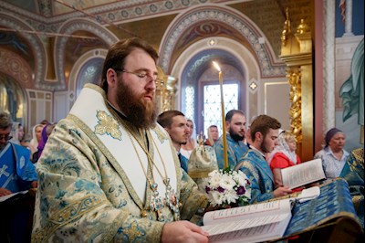 Всенощное бдение с чином погребения Божией Матери в Свято-Троицком кафедральном соборе г. Саратова