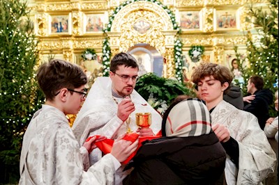 Ночная Божественная литургия в Свято-Троицком кафедральном соборе г. Саратова