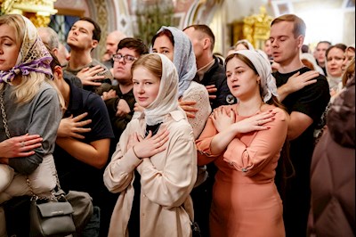 Ночная Божественная литургия в Свято-Троицком кафедральном соборе г. Саратова