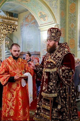 Митрополит Игнатий совершил всенощное бдение в Покровском храме Саратова