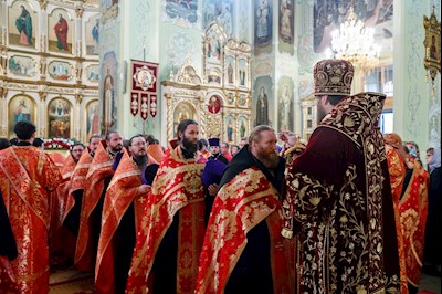 Митрополит Игнатий совершил всенощное бдение в Покровском храме Саратова