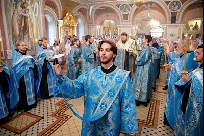 Всенощное бдение с чином погребения Божией Матери в Свято-Троицком кафедральном соборе г. Саратова