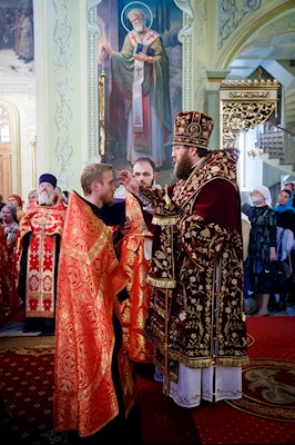 Митрополит Игнатий совершил всенощное бдение в Покровском храме Саратова