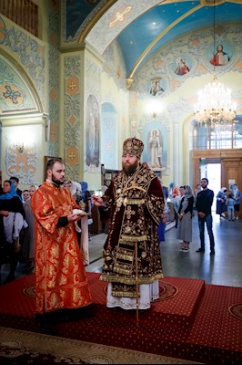 Митрополит Игнатий совершил всенощное бдение в Покровском храме Саратова