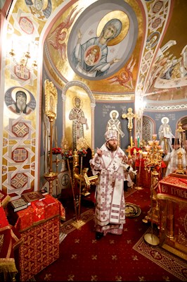 Ночное пасхальное богослужение в Свято-Троицком кафедральном соборе Саратова