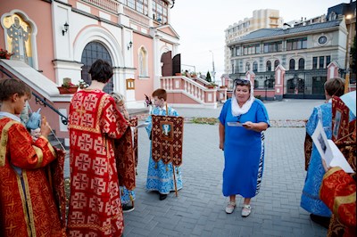 Всенощное бдение с чином погребения Божией Матери в Свято-Троицком кафедральном соборе г. Саратова