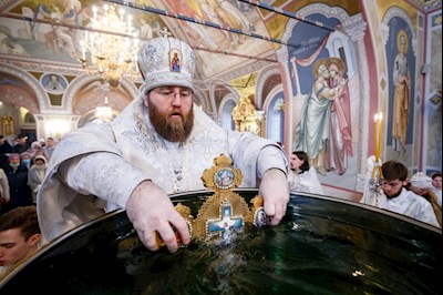 Великая вечерня в соединении с Литургией святителя Василия Великого в Свято-Троицком кафедральном соборе г. Саратова