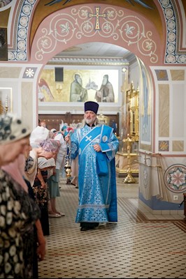 Всенощное бдение с чином погребения Божией Матери в Свято-Троицком кафедральном соборе г. Саратова