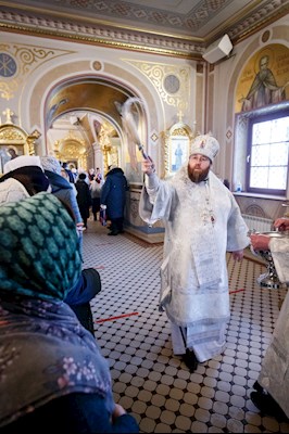 Великая вечерня в соединении с Литургией святителя Василия Великого в Свято-Троицком кафедральном соборе г. Саратова