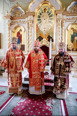 Архиереи Саратовской митрополии соборно совершили Литургию