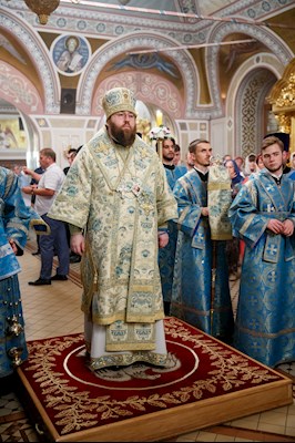 Всенощное бдение с чином погребения Божией Матери в Свято-Троицком кафедральном соборе г. Саратова