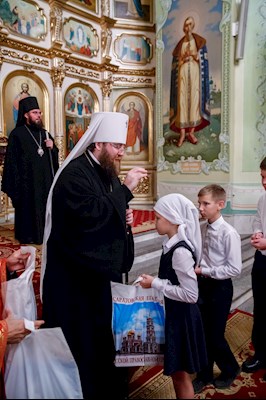 Митрополит Игнатий совершил всенощное бдение в Покровском храме Саратова