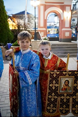 Всенощное бдение с чином погребения Божией Матери в Свято-Троицком кафедральном соборе г. Саратова