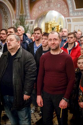 Митрополит Лонгин совершил ночное рождественское богослужение