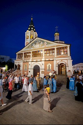 Всенощное бдение с чином погребения Божией Матери в Свято-Троицком кафедральном соборе г. Саратова