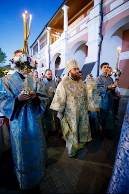 Всенощное бдение с чином погребения Божией Матери в Свято-Троицком кафедральном соборе г. Саратова