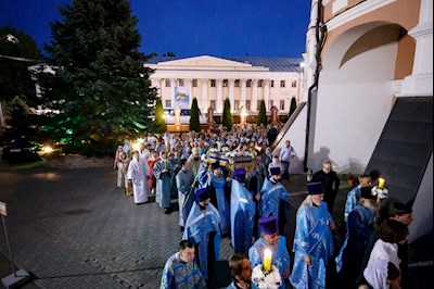 Всенощное бдение с чином погребения Божией Матери в Свято-Троицком кафедральном соборе г. Саратова