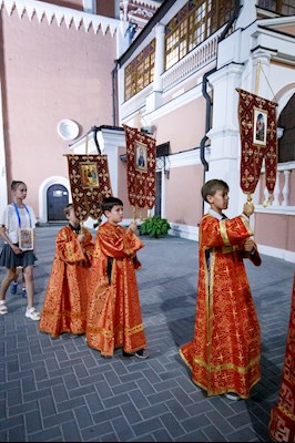 Всенощное бдение с чином погребения Божией Матери в Свято-Троицком кафедральном соборе г. Саратова