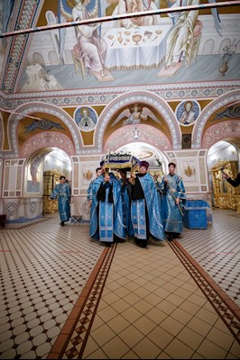 Всенощное бдение с чином погребения Божией Матери в Свято-Троицком кафедральном соборе г. Саратова
